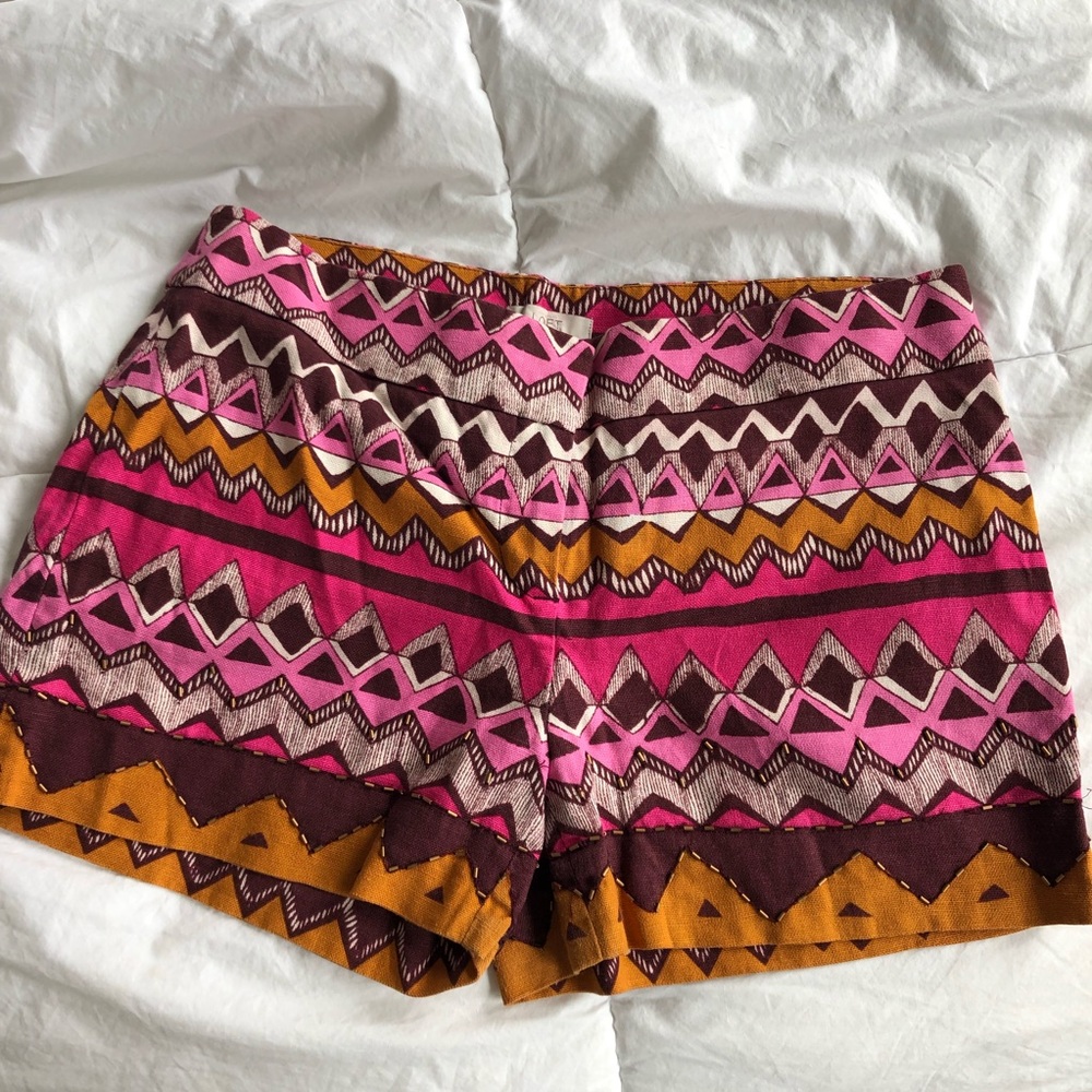 Ann Taylor Loft Dress Shorts, size 4